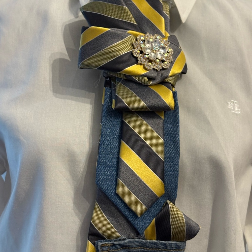 Striped Yellow and Gray Tie with Brooch - Picture 2 of 3